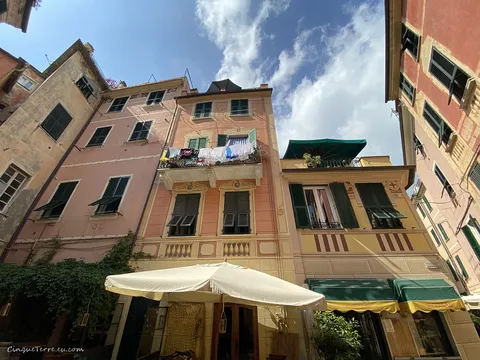 monterosso old town 02