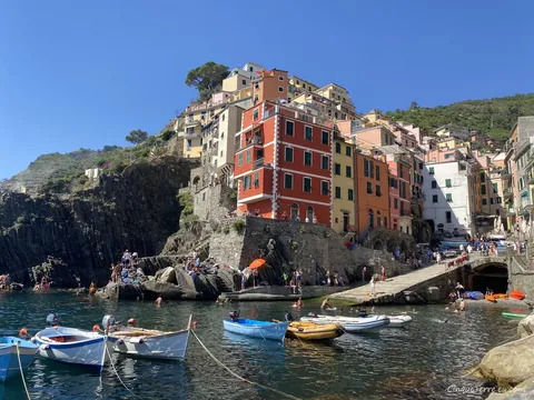 cinque terre riomaggiore italy