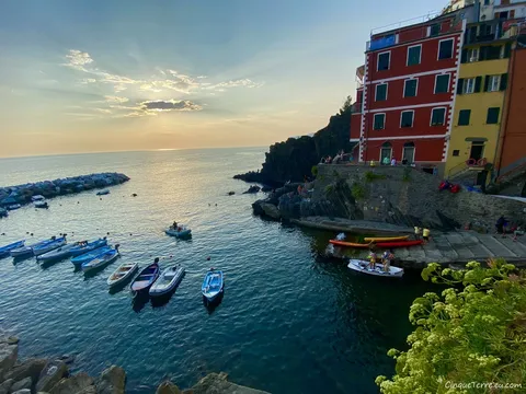 riomaggiore harbour