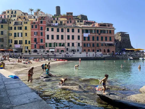 vernazza beach