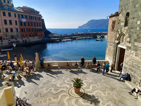vernazza square